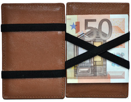 Our Magic Wallets support the 50 euro bill